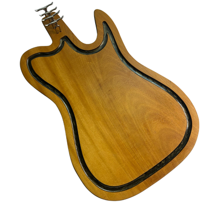 Tábua de Corte Guitarra - Madeira Nobre com Petisqueiro | Doma Crioula Cutelaria Artesanal