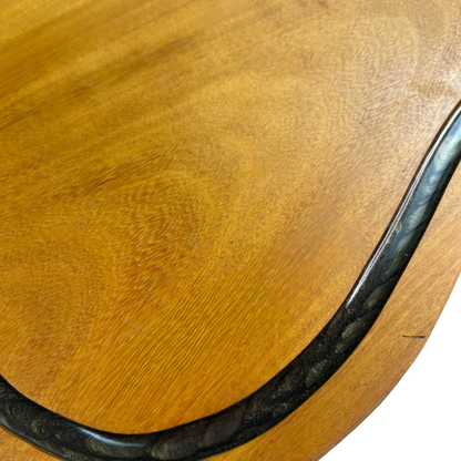 Tábua de Corte Guitarra - Madeira Nobre com Petisqueiro | Doma Crioula Cutelaria Artesanal
