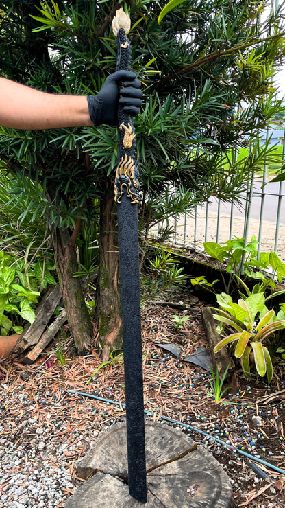 Espada Dragão com Lâmina Decorada e Cabo Detalhado Preto e Dourado