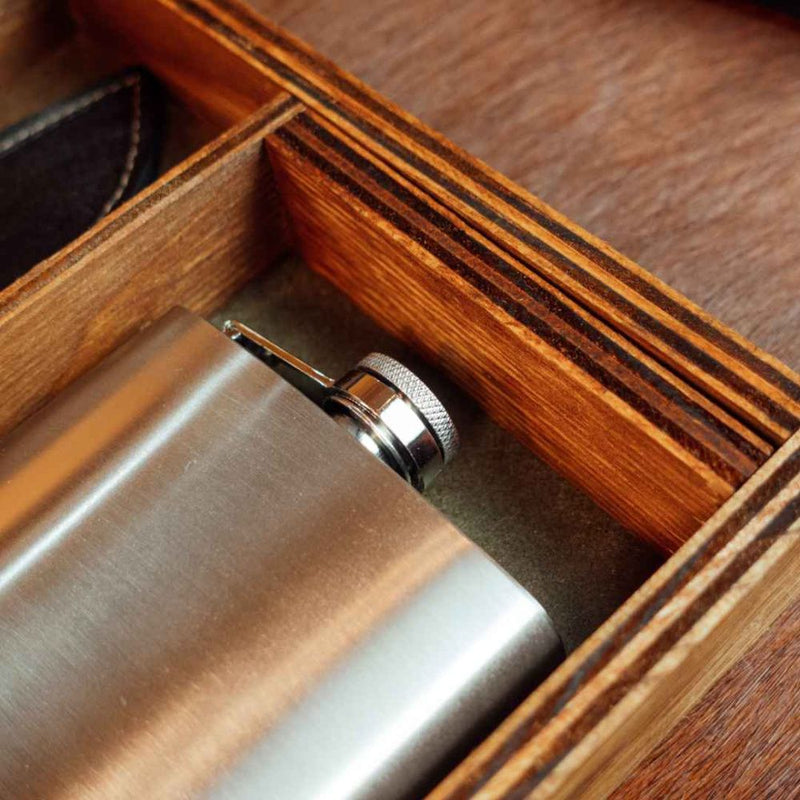 Canivete Artesanal Caçador - Cabo Resinado Amarelo com Branco - Forja Bruta