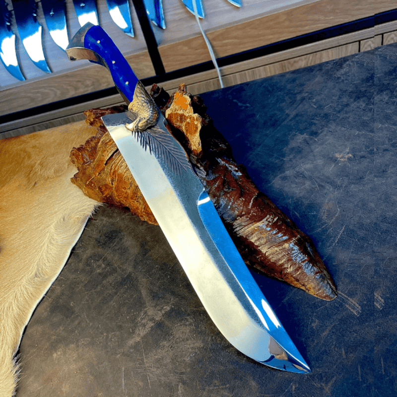 Faca Forjada Modelo Águia - Cabo Azul Premium - Forja Bruta