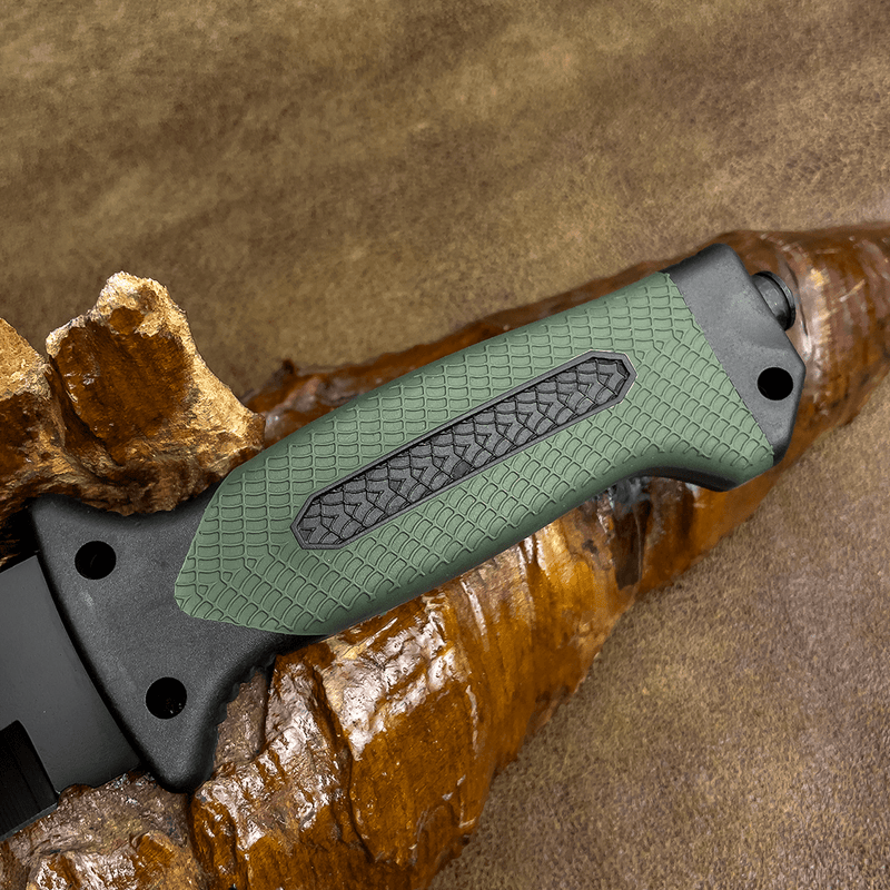 Faca Tática cabo verde musgo com quebra gelo + Bainha com bússola, pederneira e apito - Forja Bruta