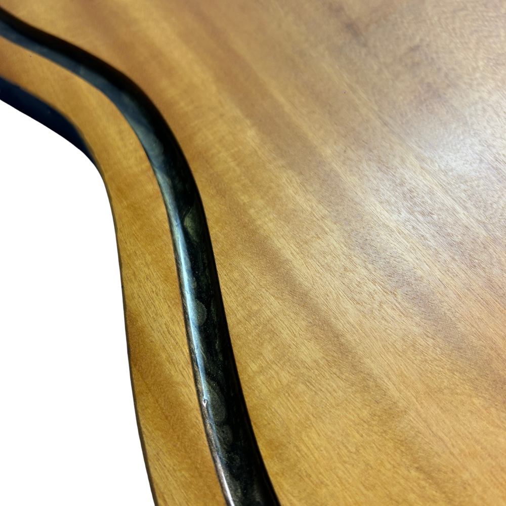 Tábua de Corte Guitarra - Madeira Nobre com Petisqueiro | Doma Crioula Cutelaria Artesanal